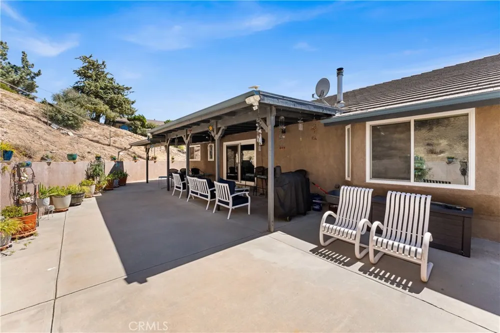 14733 Deer Bank Road Lake Hughes, CA 93532