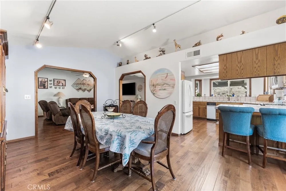 14733 Deer Bank Road Lake Hughes, CA 93532