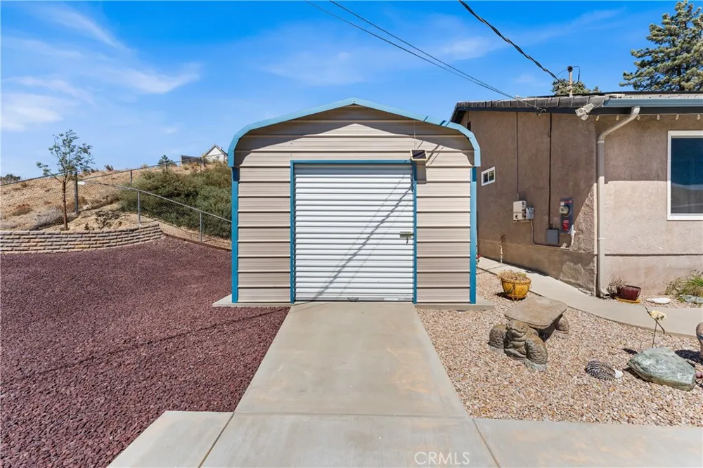 14733 Deer Bank Road Lake Hughes, CA 93532
