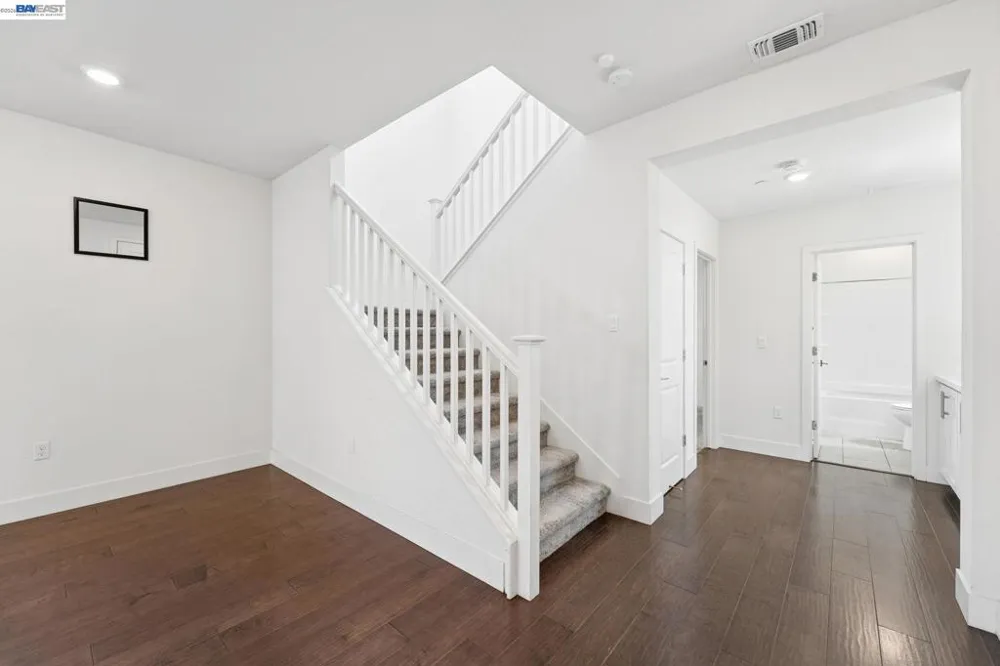 2107 Daimler St Lathrop, CA 95330