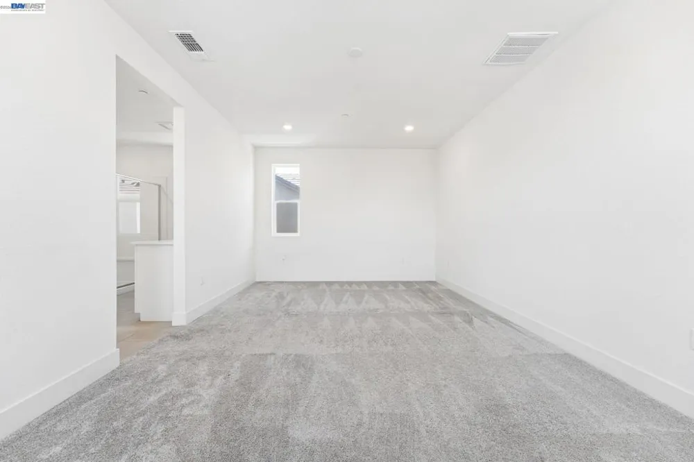 2107 Daimler St Lathrop, CA 95330