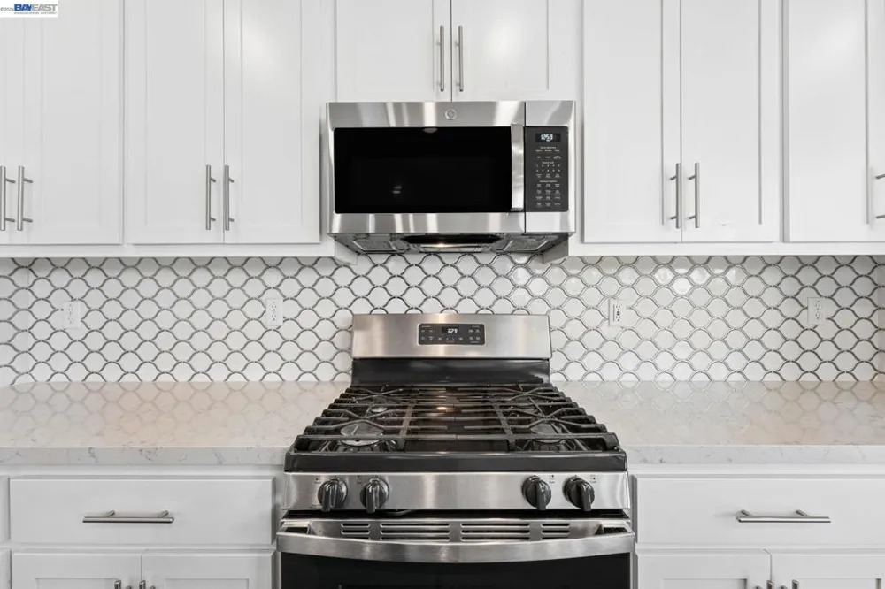 2107 Daimler St Lathrop, CA 95330