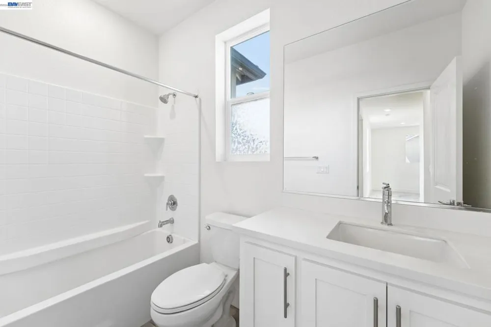 2107 Daimler St Lathrop, CA 95330