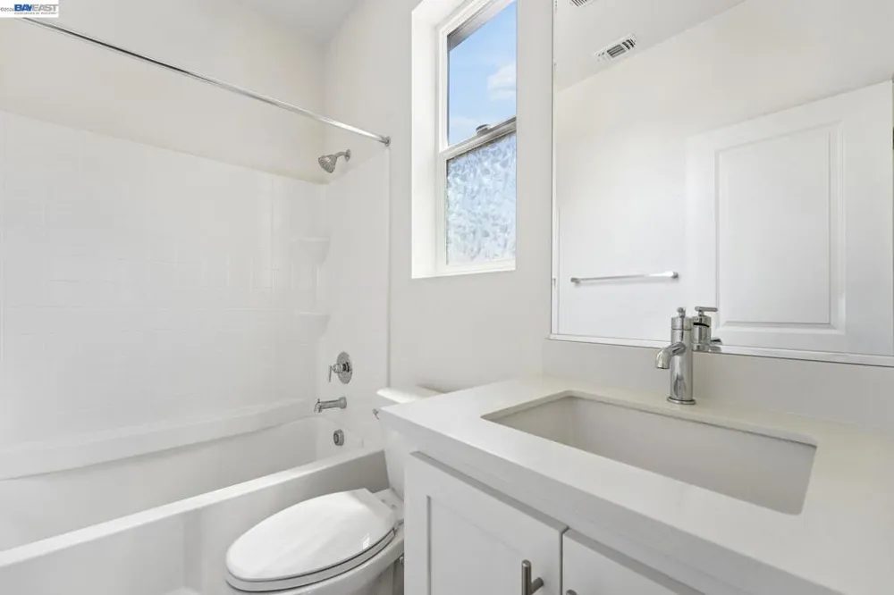 2107 Daimler St Lathrop, CA 95330