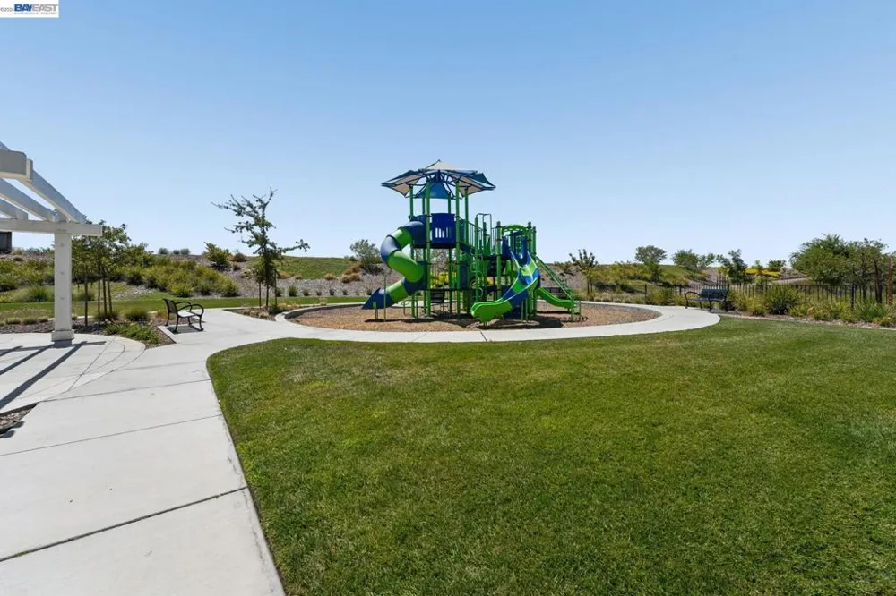 2107 Daimler St Lathrop, CA 95330