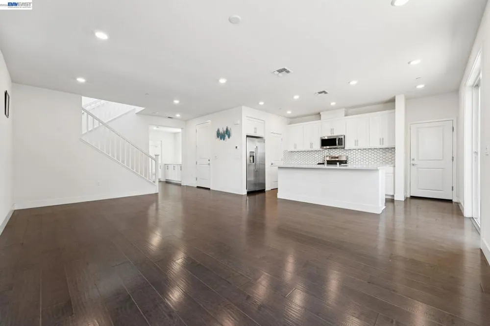2107 Daimler St Lathrop, CA 95330