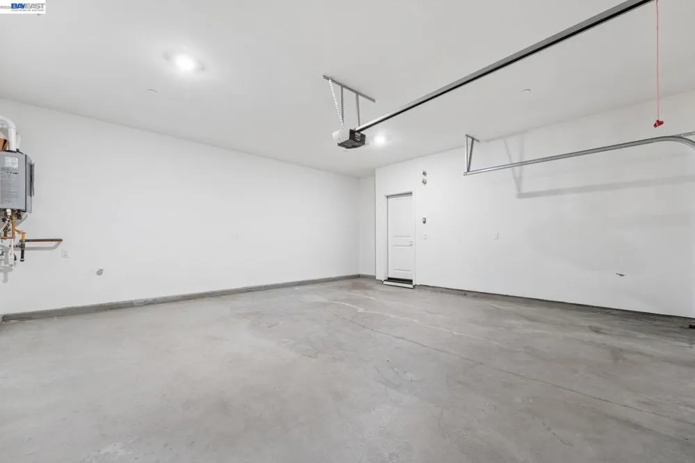 2107 Daimler St Lathrop, CA 95330