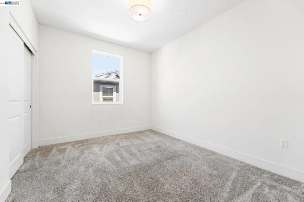 2107 Daimler St Lathrop, CA 95330