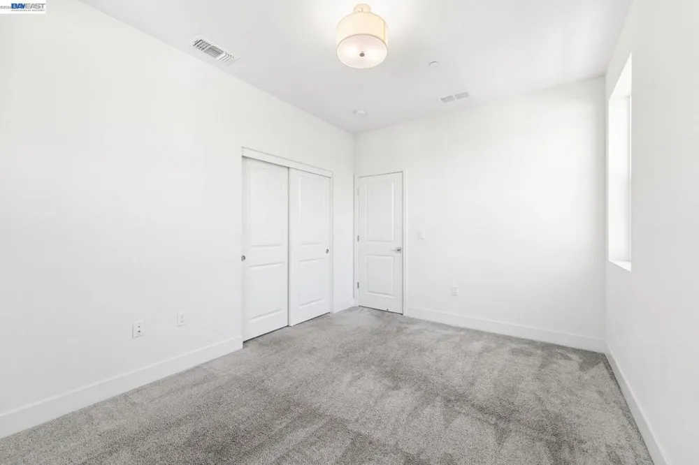 2107 Daimler St Lathrop, CA 95330