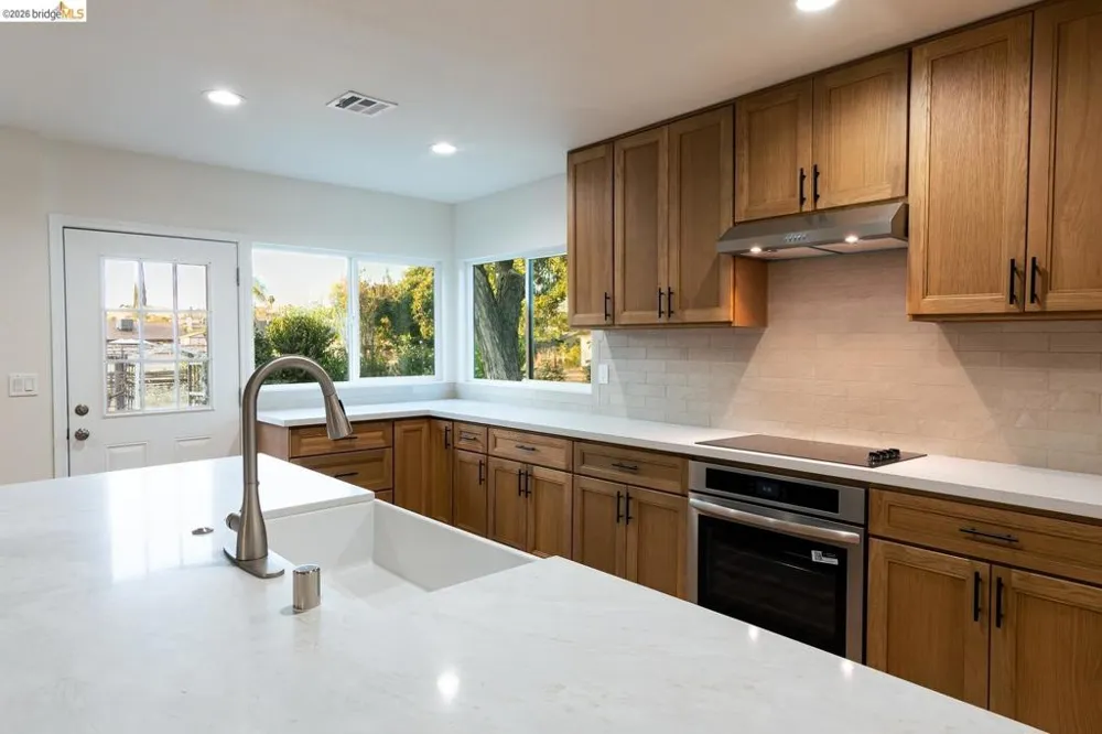 392 W Grand AVE Porterville, CA 93257