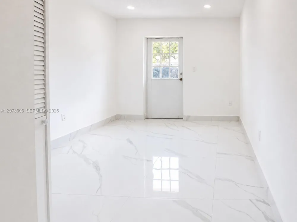 6450 SW 102nd Ave Miami, FL 33173