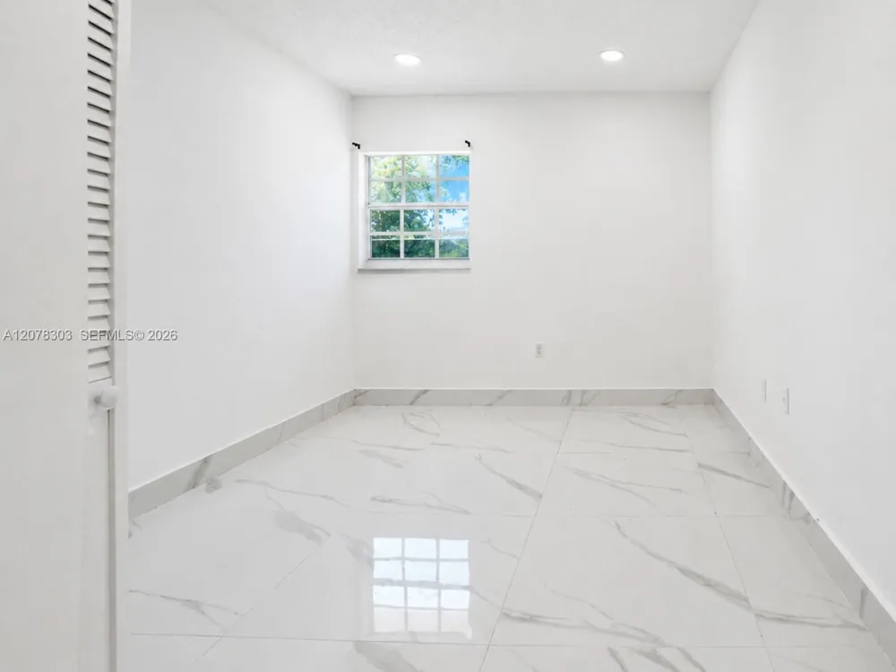 6450 SW 102nd Ave Miami, FL 33173