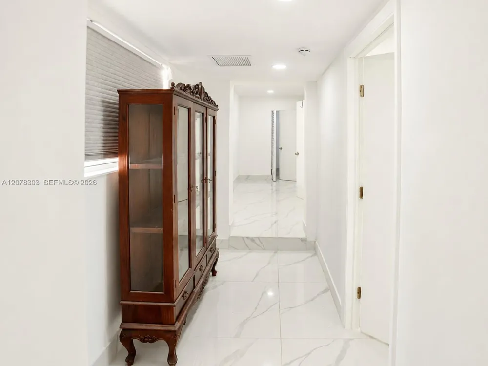 6450 SW 102nd Ave Miami, FL 33173