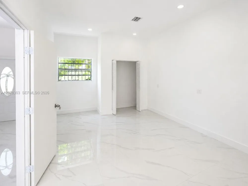 6450 SW 102nd Ave Miami, FL 33173