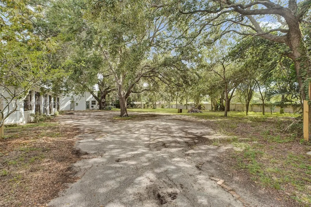 171 st North Miami Beach, FL 33162