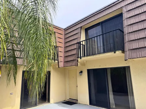 904 9TH COURT