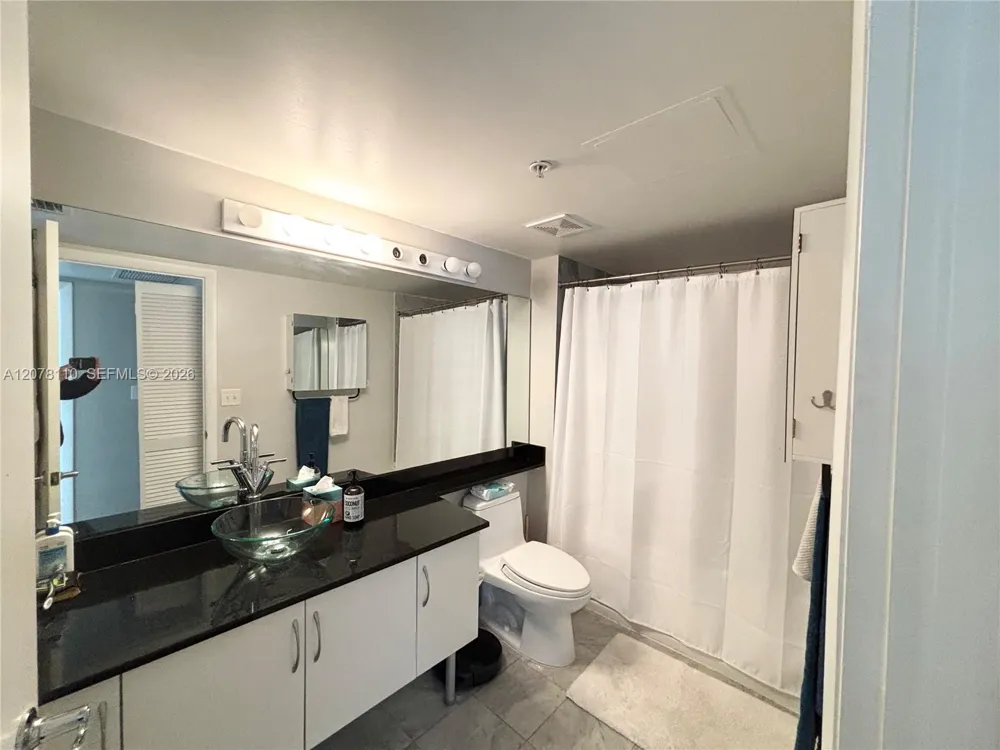 31 SE 5th St #2805 Miami, FL 33131