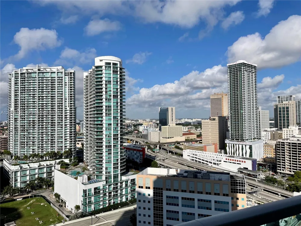 31 SE 5th St #2805 Miami, FL 33131