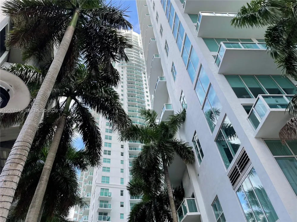 31 SE 5th St #2805 Miami, FL 33131