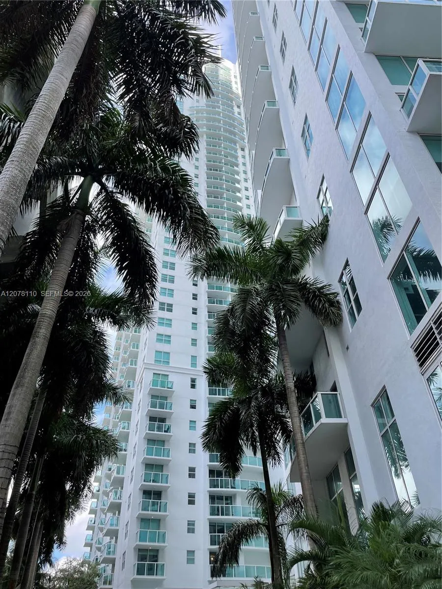 31 SE 5th St #2805 Miami, FL 33131