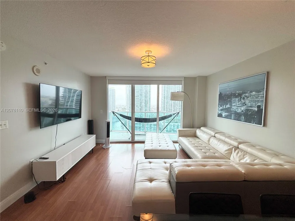 31 SE 5th St #2805 Miami, FL 33131