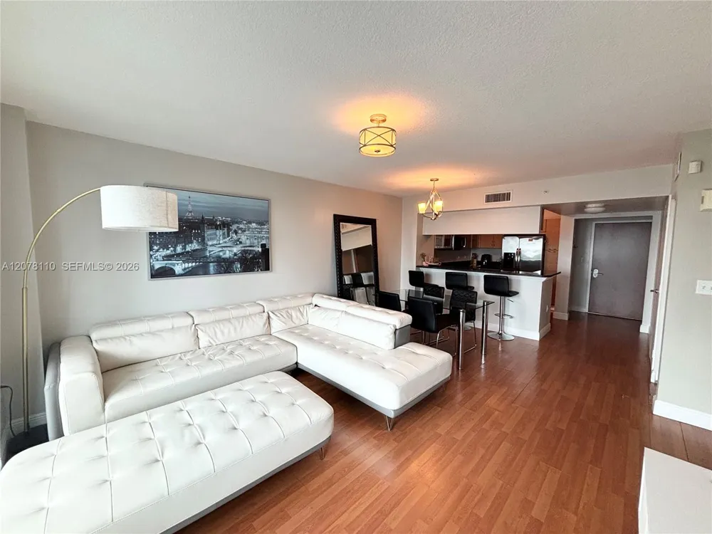 31 SE 5th St #2805 Miami, FL 33131