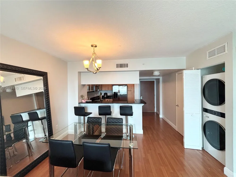 31 SE 5th St #2805 Miami, FL 33131