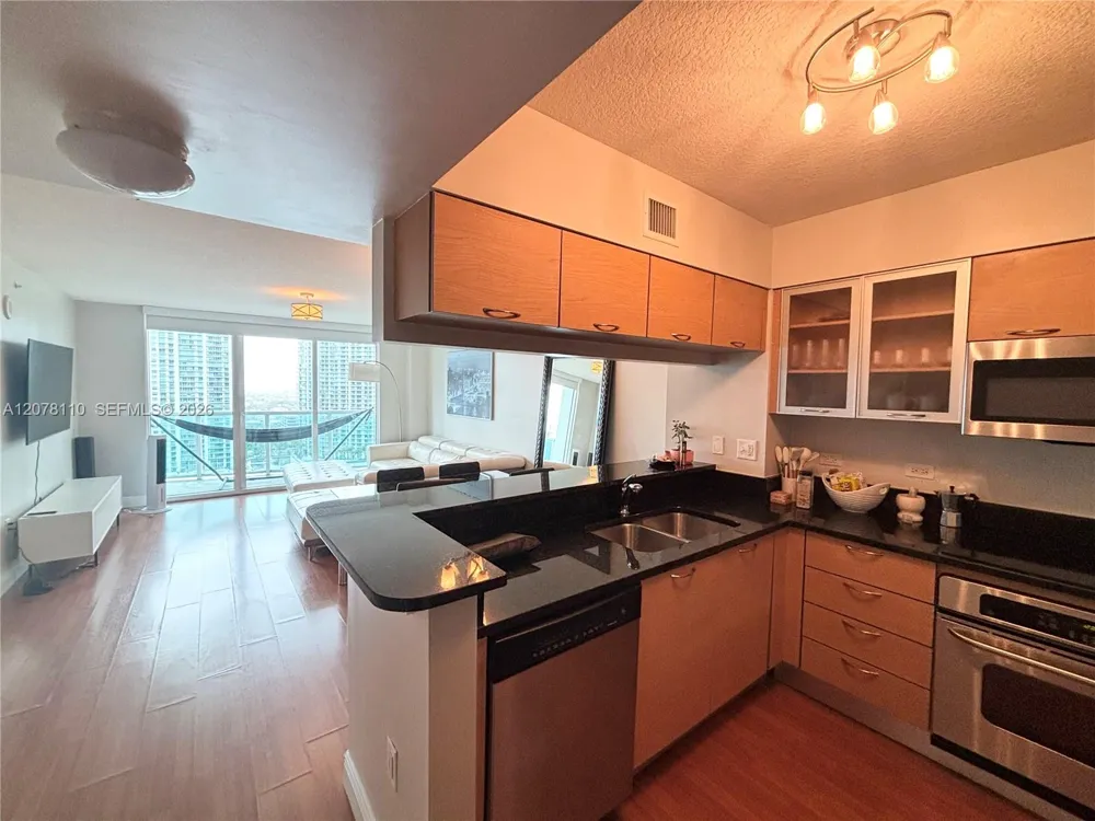 31 SE 5th St #2805 Miami, FL 33131