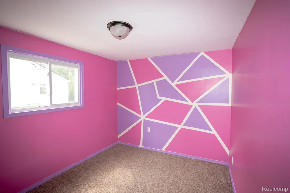 25143 Fern Street Roseville City, MI 48066