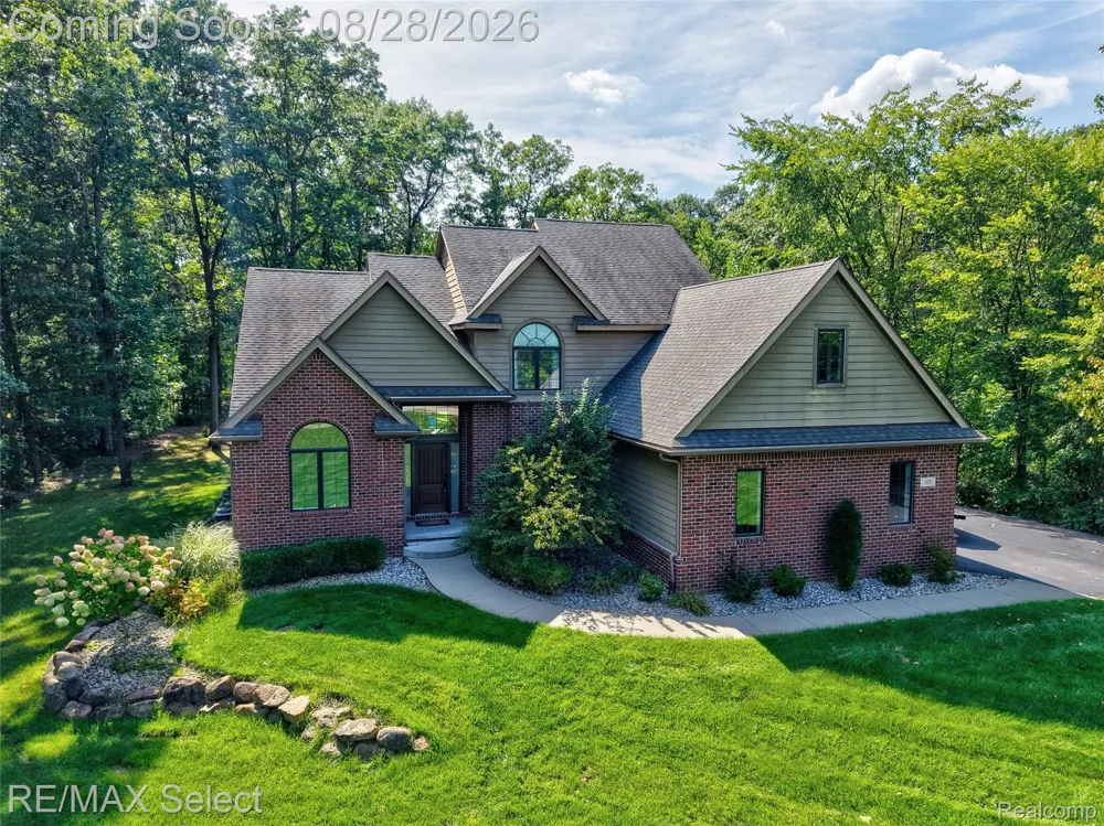 105 Lake Pines Drive Hartland Township, MI 48114