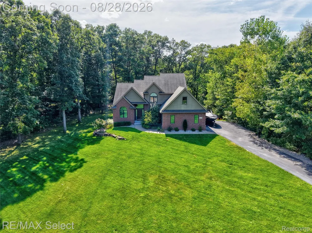 105 Lake Pines Drive Hartland Township, MI 48114