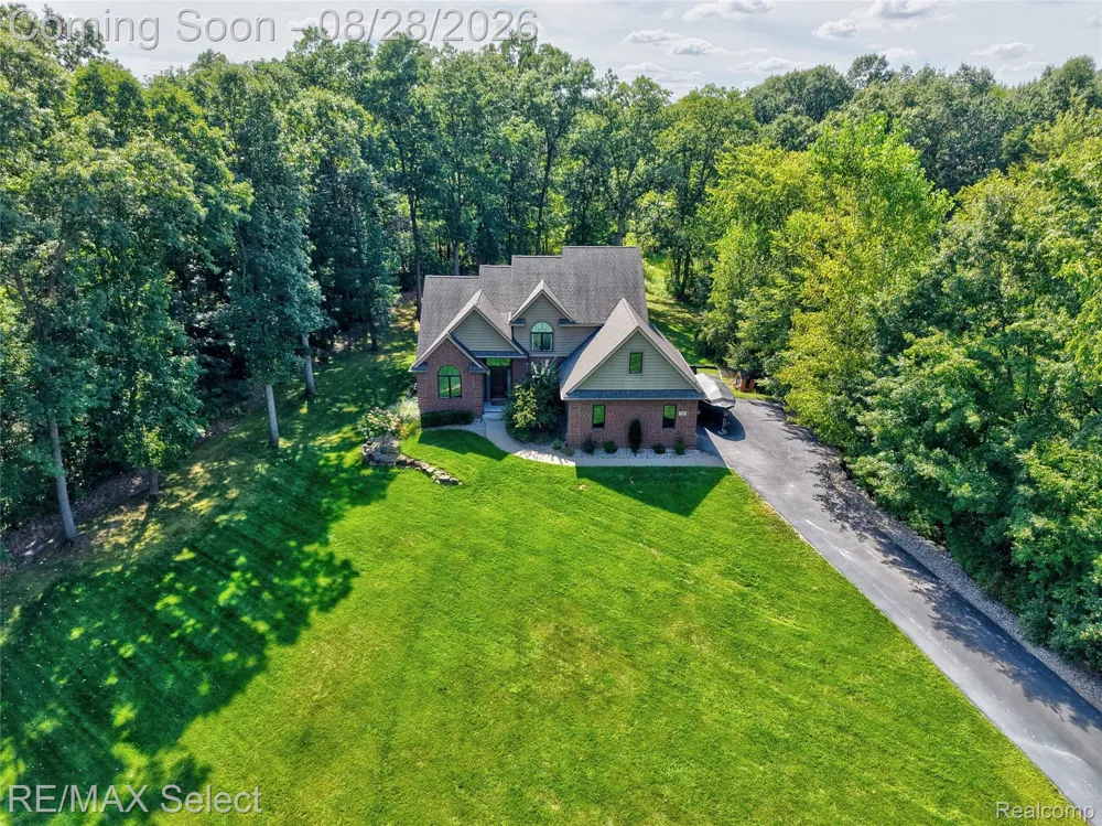 105 Lake Pines Drive Hartland Township, MI 48114