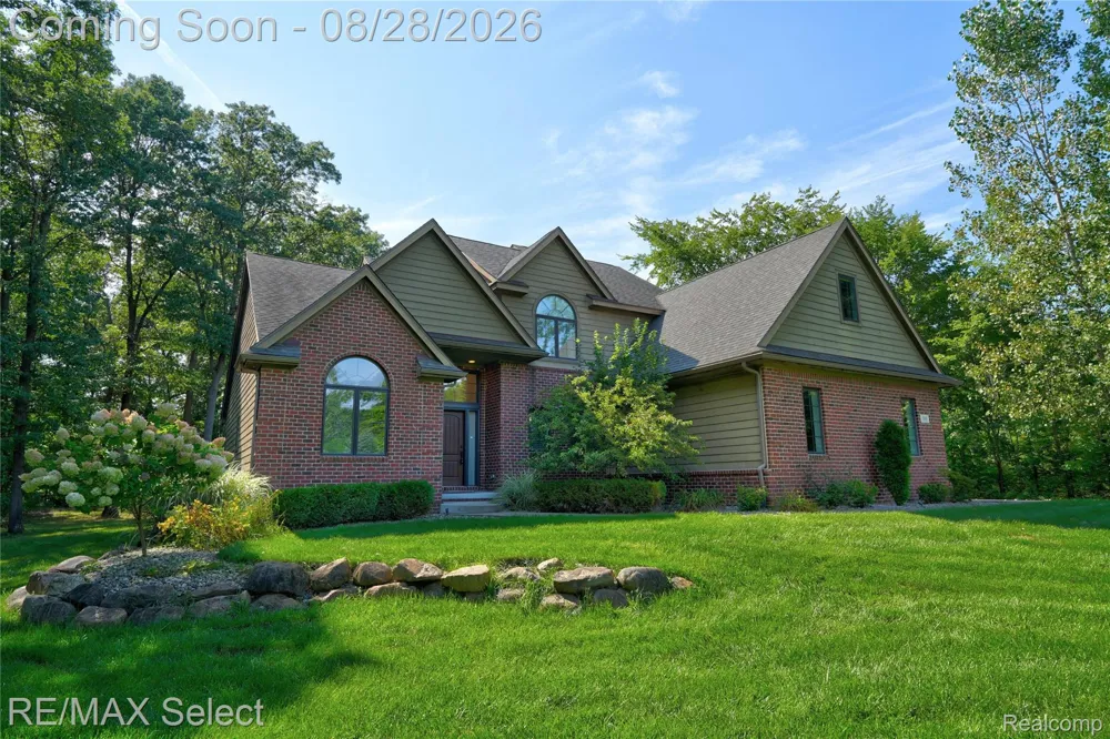 105 Lake Pines Drive Hartland Township, MI 48114