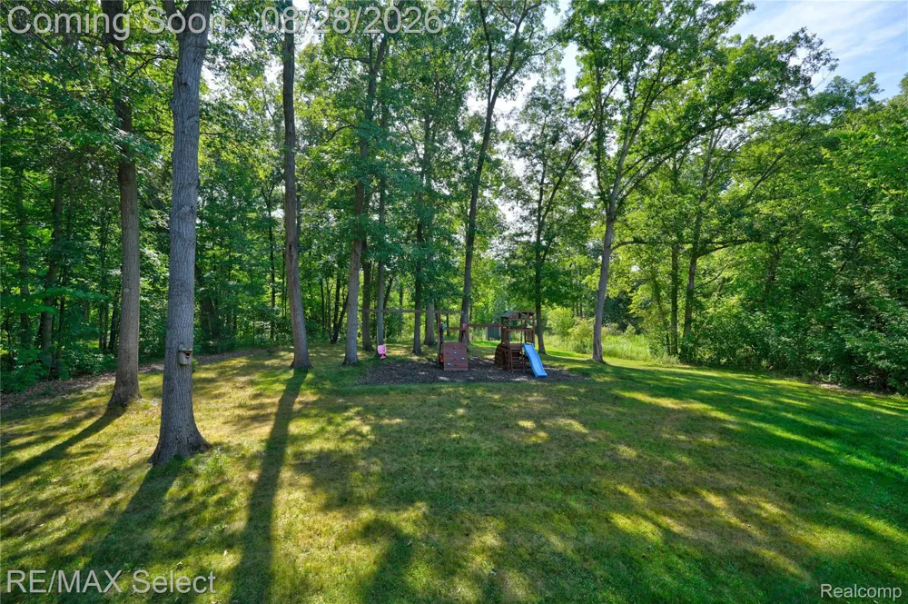 105 Lake Pines Drive Hartland Township, MI 48114