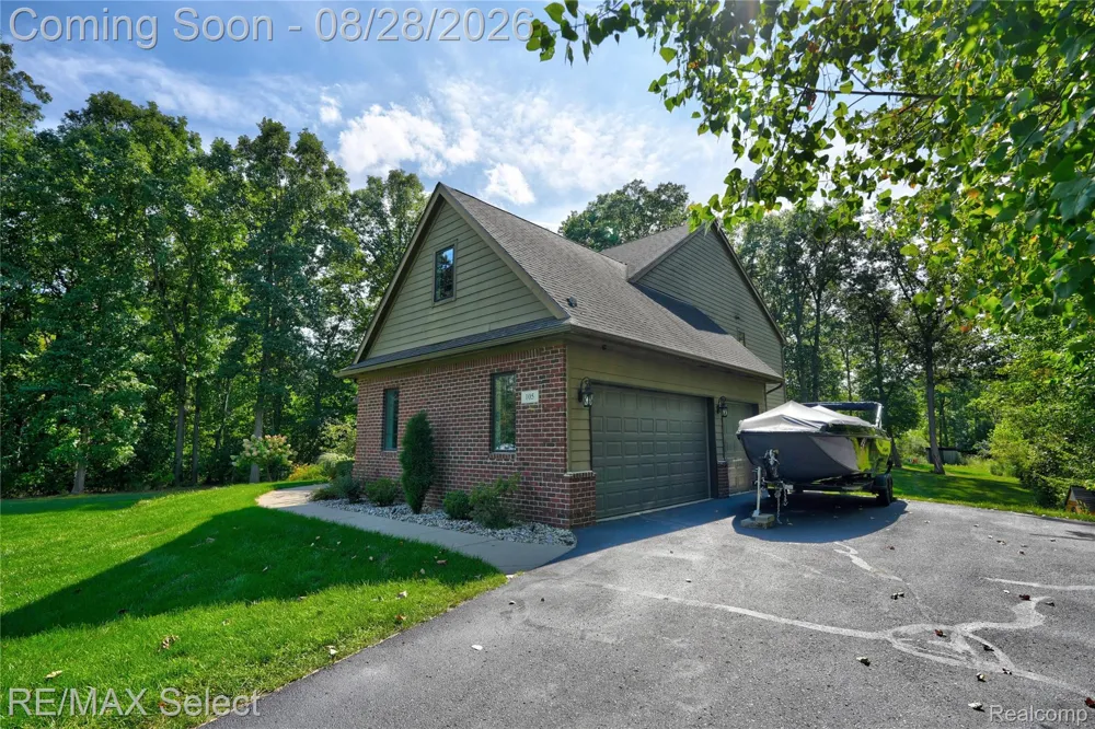 105 Lake Pines Drive Hartland Township, MI 48114