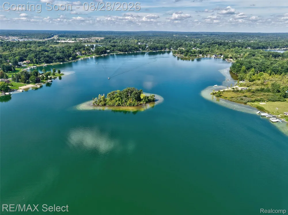 105 Lake Pines Drive Hartland Township, MI 48114