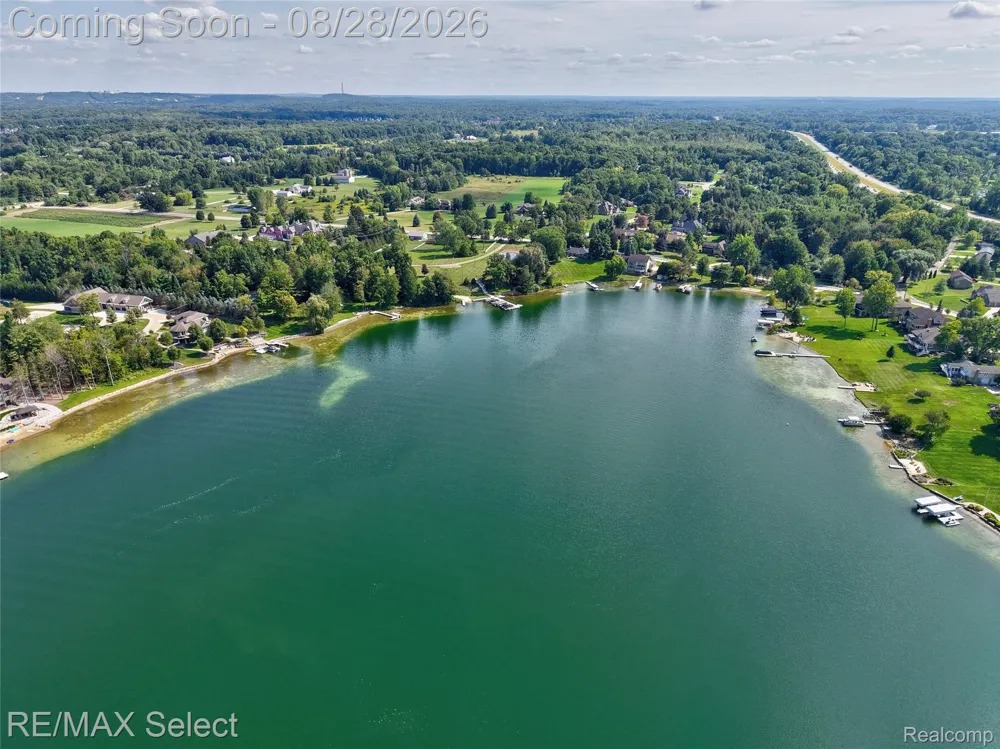 105 Lake Pines Drive Hartland Township, MI 48114