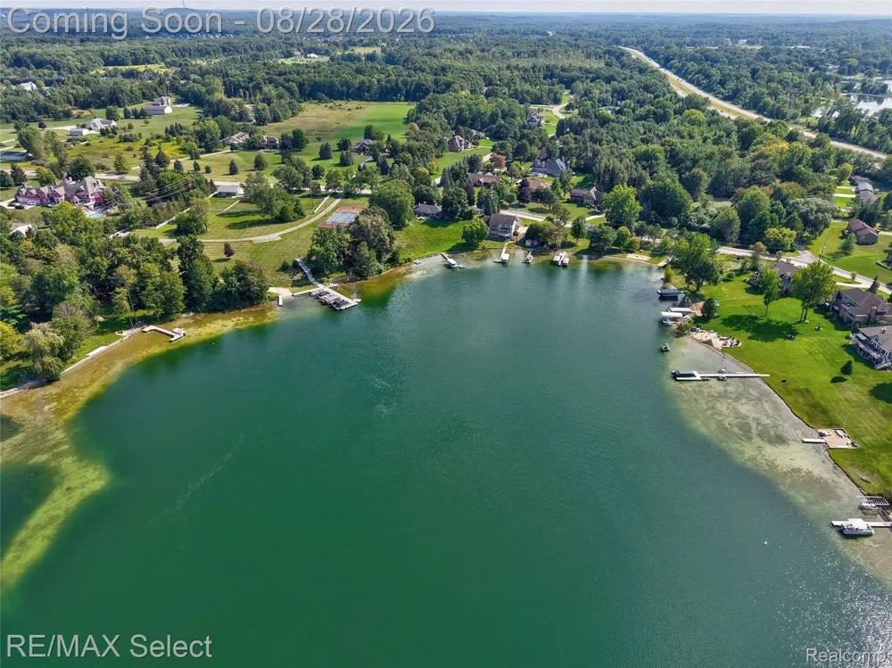 105 Lake Pines Drive Hartland Township, MI 48114
