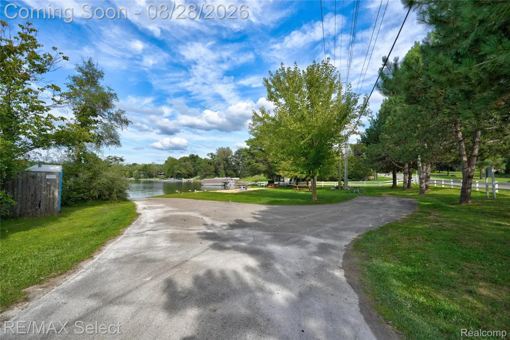 105 Lake Pines Drive Hartland Township, MI 48114