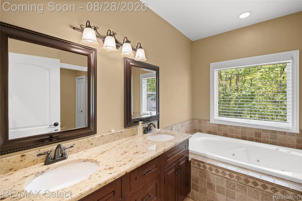 105 Lake Pines Drive Hartland Township, MI 48114