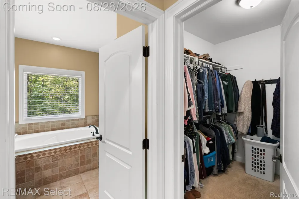 105 Lake Pines Drive Hartland Township, MI 48114