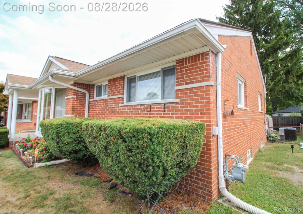 8610 Winston Lane Dearborn Heights City, MI 48127