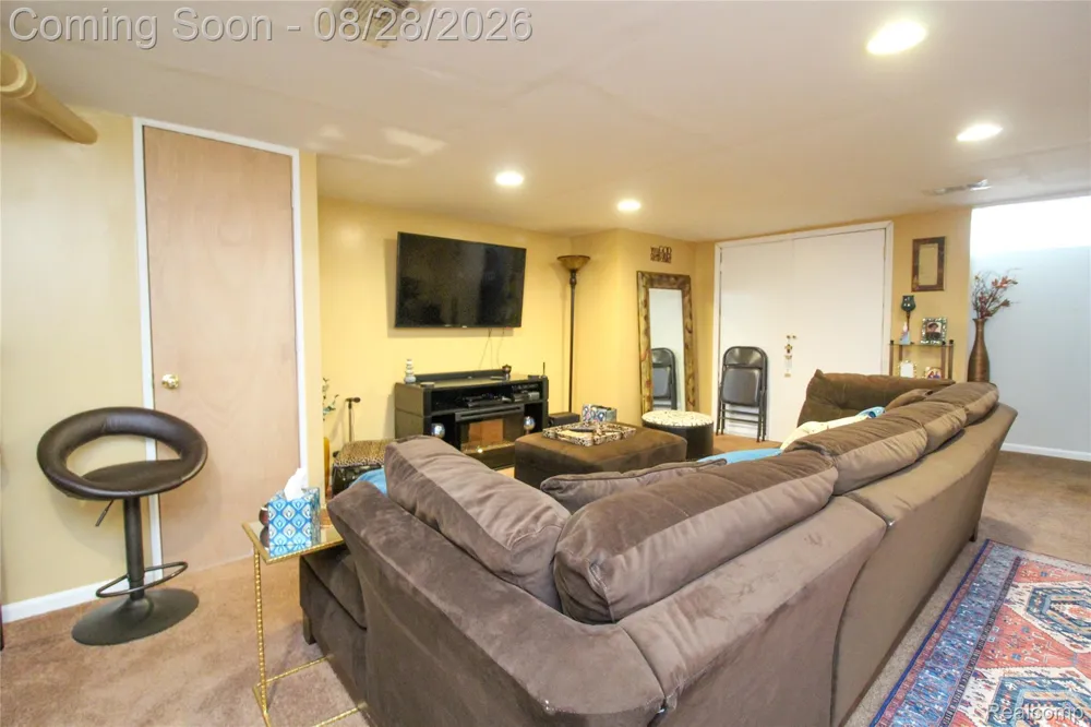 8610 Winston Lane Dearborn Heights City, MI 48127