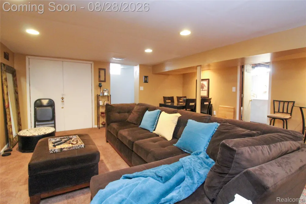 8610 Winston Lane Dearborn Heights City, MI 48127