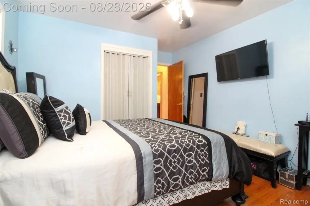 8610 Winston Lane Dearborn Heights City, MI 48127