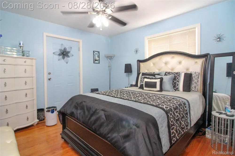 8610 Winston Lane Dearborn Heights City, MI 48127