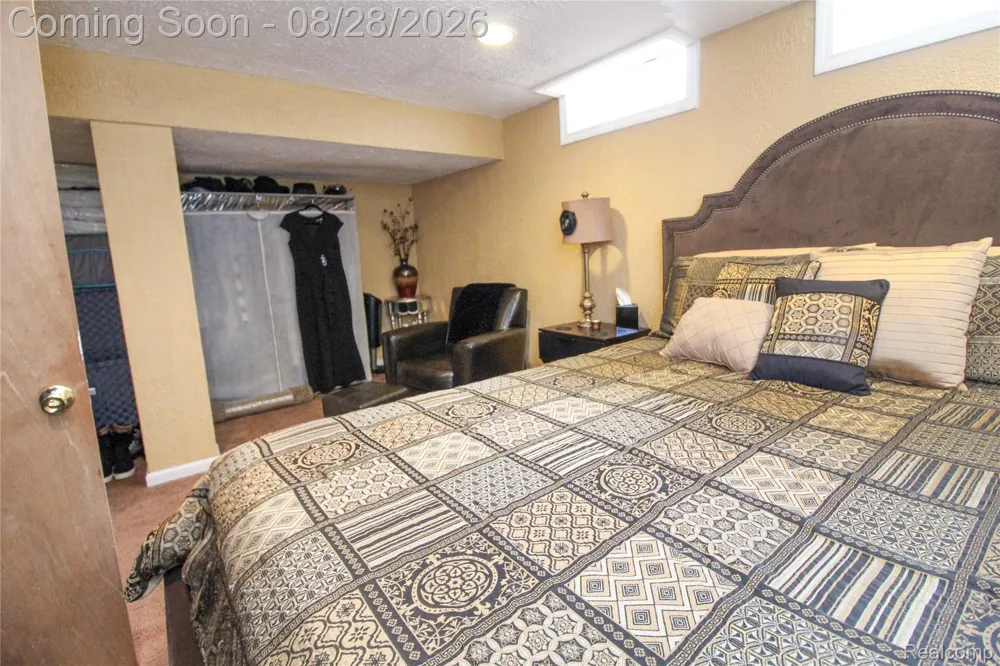 8610 Winston Lane Dearborn Heights City, MI 48127