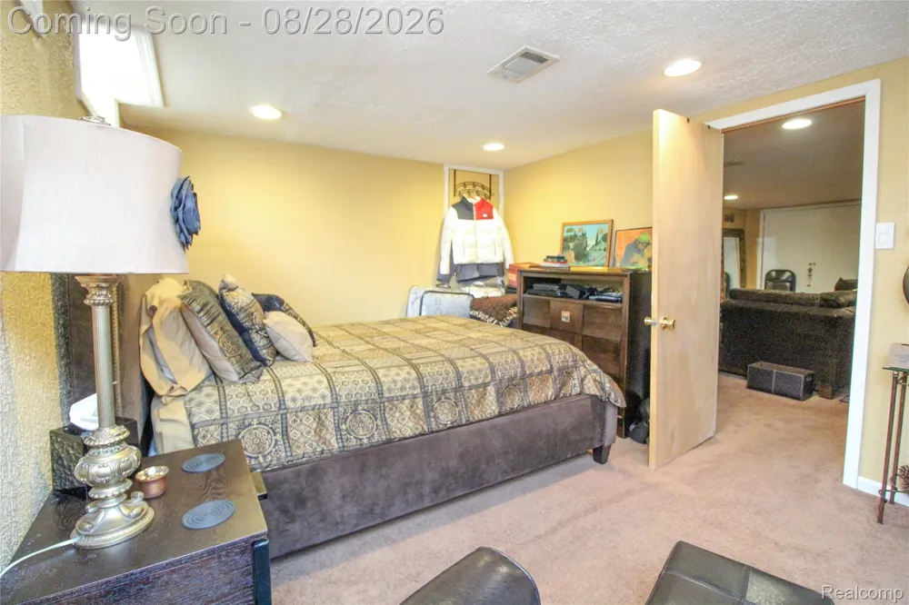 8610 Winston Lane Dearborn Heights City, MI 48127