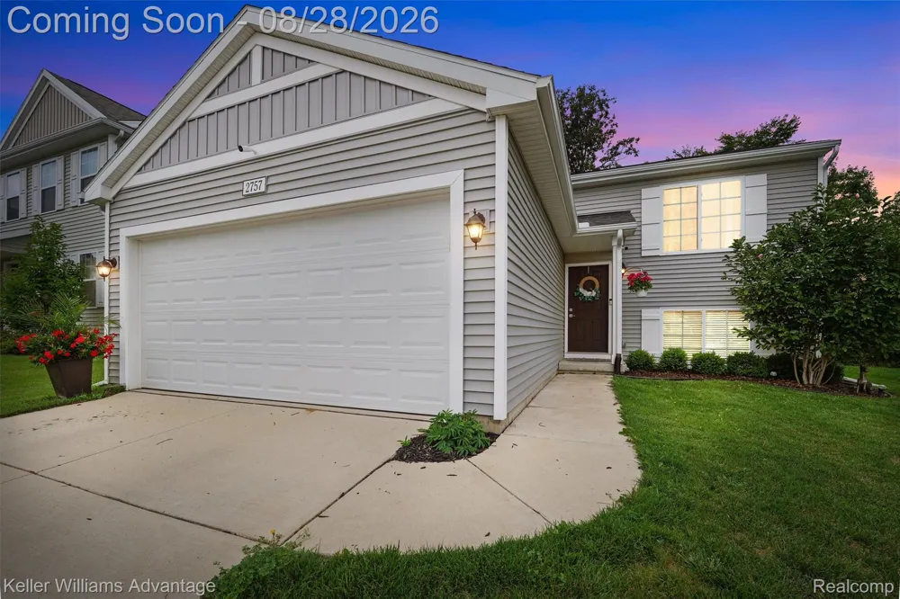 2757 Sycamore River Drive Handy Township, MI 48836