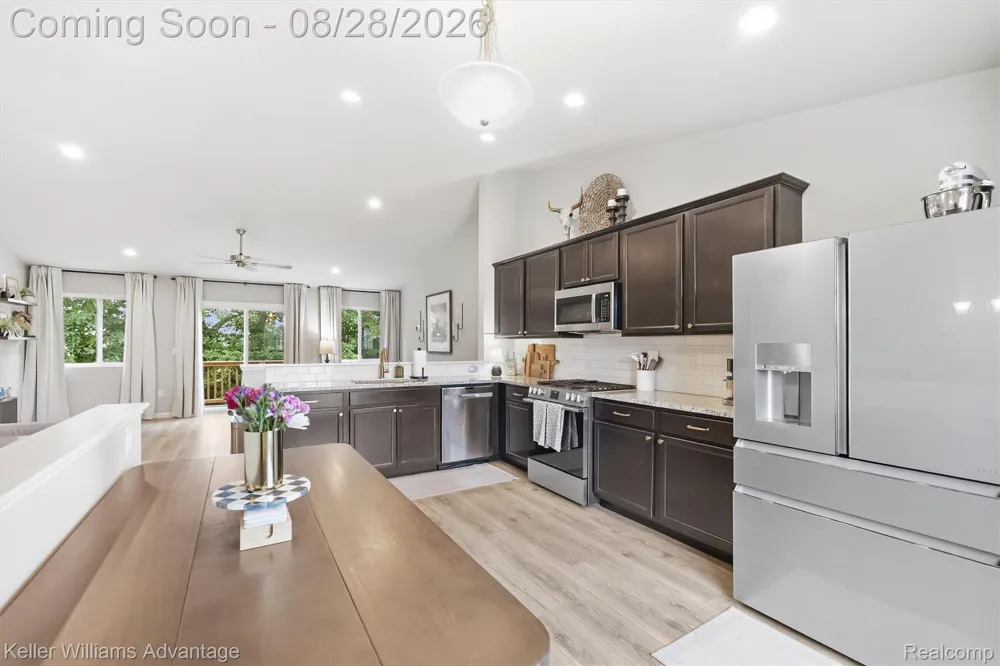 2757 Sycamore River Drive Handy Township, MI 48836